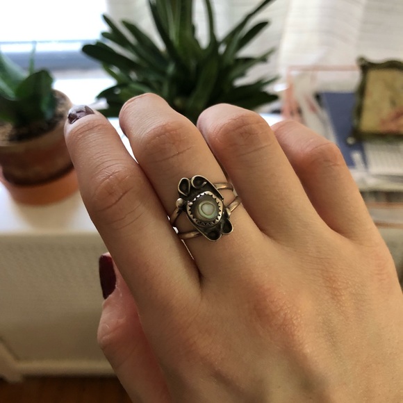 Abalone Sterling Silver Ring - Picture 1 of 3